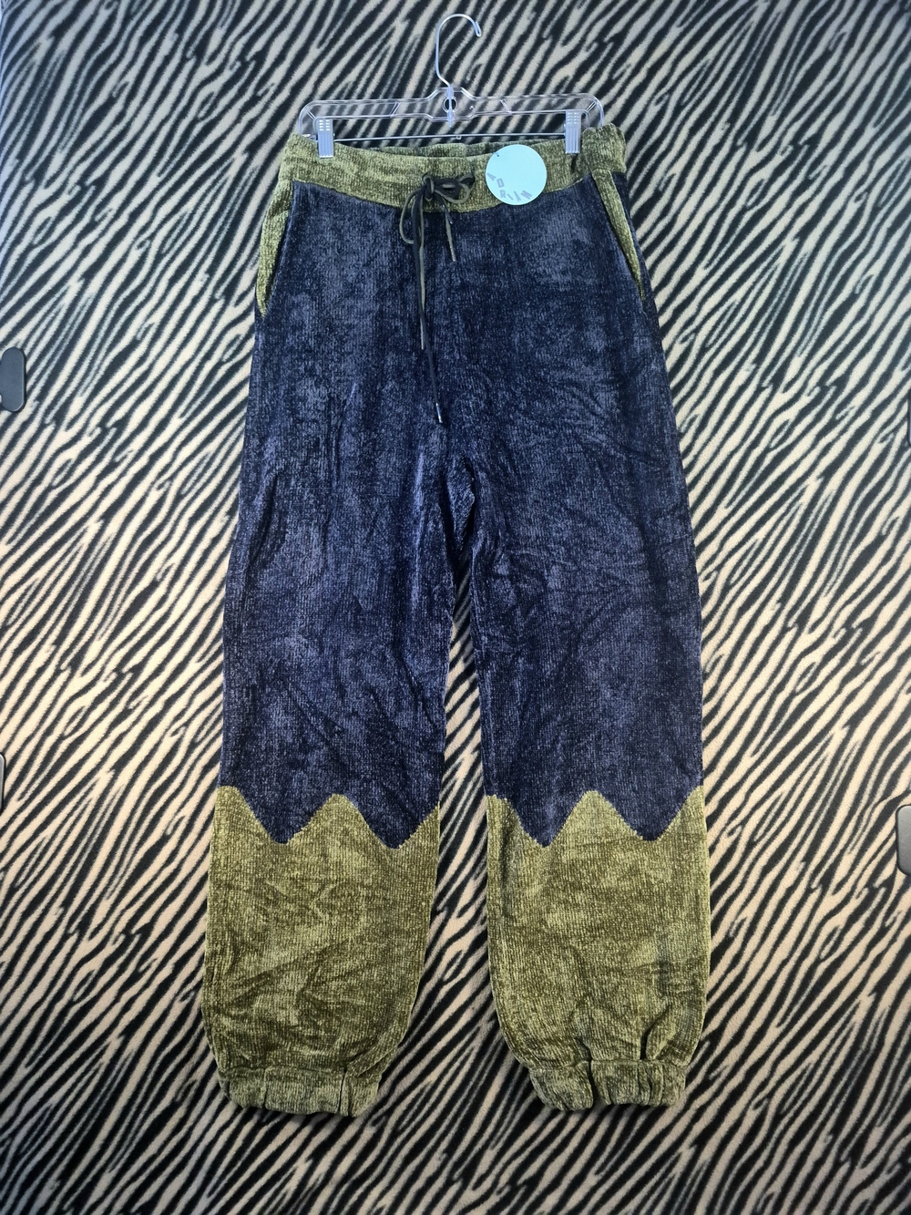 Adrian Two-Tone Velvet Lounge Pants with Scalloped Hem - Picture 2 of 8